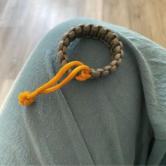 Cobra Paracord Bracelet NEW Unisex Gray Goldenrod Yellow Adjustable - Picture 5 of 8